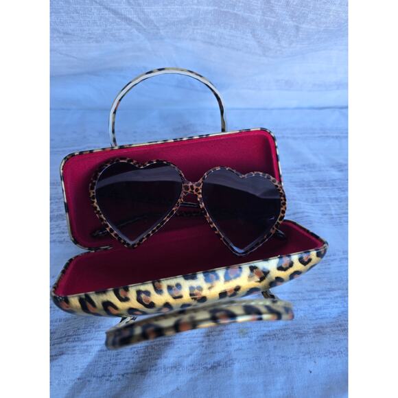 Retro Heart Leopard Sunglasses Women’s Fashion Accessory LP2854G - Picture 1 of 7